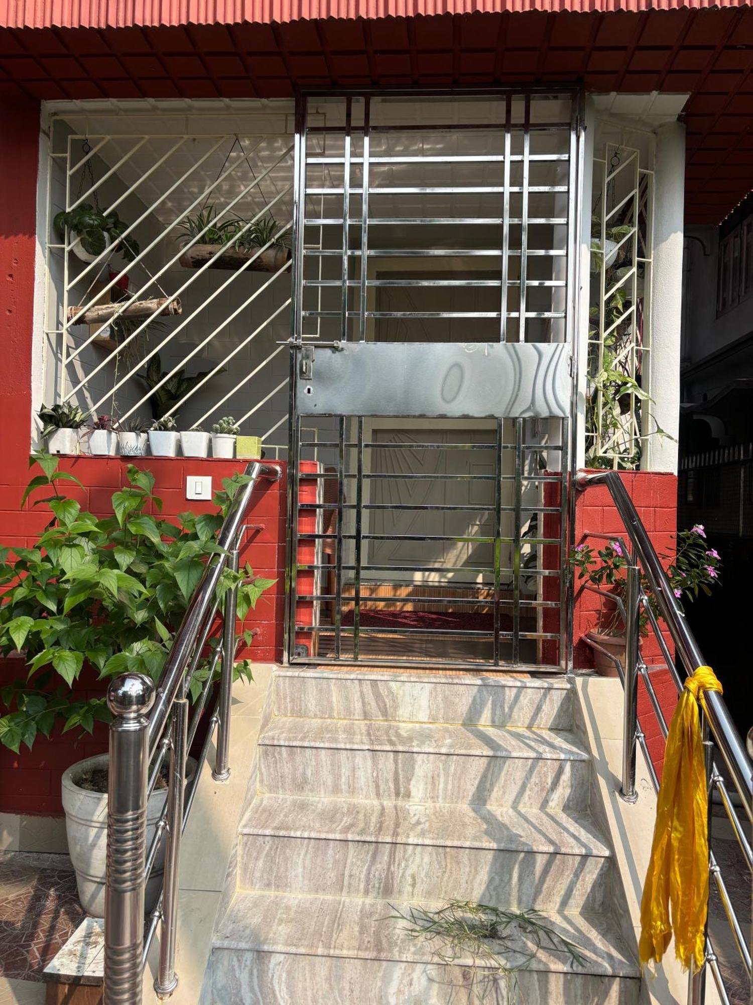 Newa House Homestay Силигури Екстериор снимка